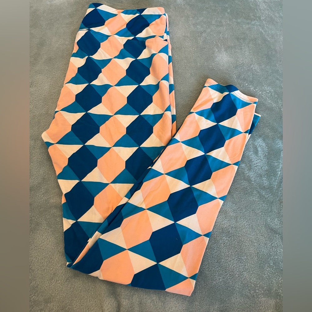 2/$7or3/$9-on $5 items-LulaRoe Tall and Curvy Leggings